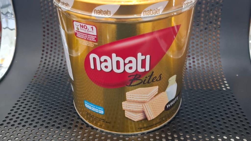 NABATI WAFER WHITE